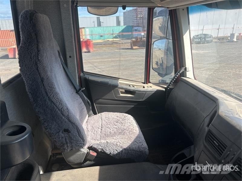 Iveco Stralis 450 8x4 Cab and Chassis Kabine i unutrašnjost