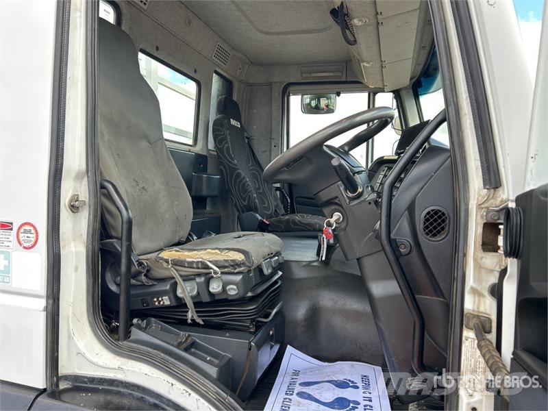Iveco Stralis 500 8x4 Twin-Steer Flatbed Truck 平板式/側卸式卡車