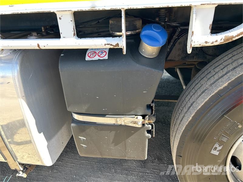 Iveco Stralis 500 8x4 Twin-Steer Flatbed Truck 平板式/側卸式卡車