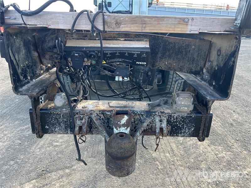 Iveco Stralis AD 450 8x4 Twin-Steer Cab and Chassis Cabine en interieur