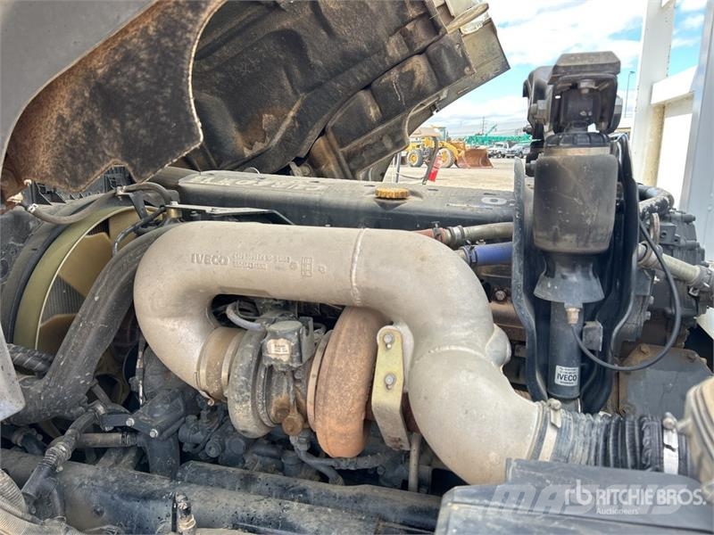 Iveco Stralis AT 500 8x4 Twin-Steer Flatbed Truck شاحنات مسطحة/مفصلية الجوانب