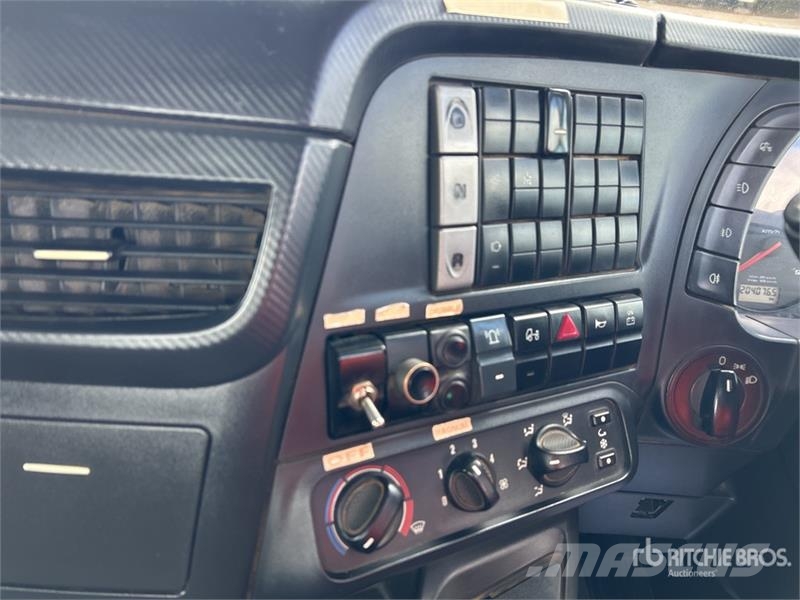 Iveco Stralis AT 500 8x4 Twin-Steer Flatbed Truck شاحنات مسطحة/مفصلية الجوانب