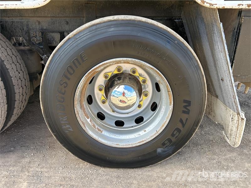 Iveco Stralis AT 500 8x4 Twin-Steer Flatbed Truck شاحنات مسطحة/مفصلية الجوانب