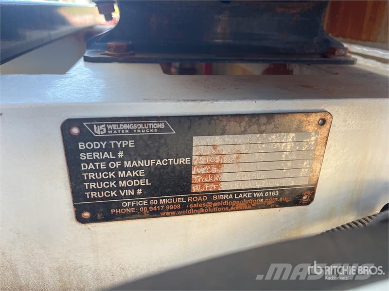 Iveco Trakker AD450 18000 L 6x6 Water Truck Поливальні машини