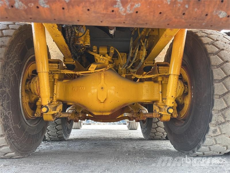 Iveco Trakker AD450 18000 L 6x6 Water Truck Поливальні машини