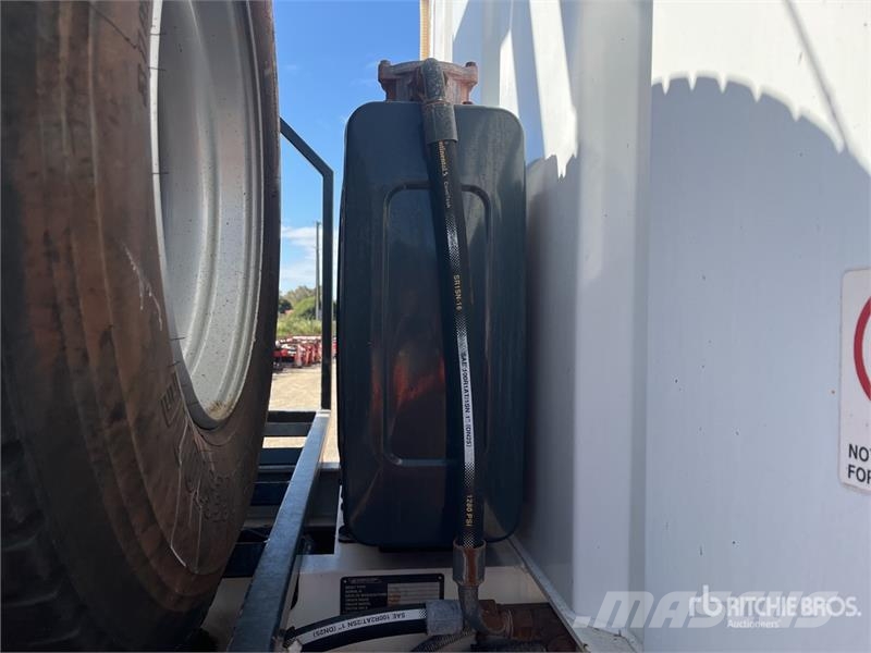 Iveco Trakker AD450 18000 L 6x6 Water Truck Поливальні машини