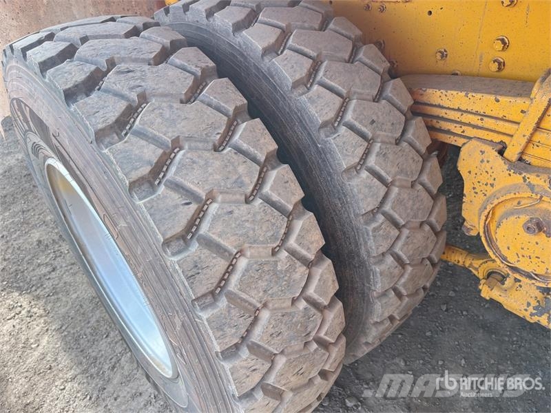 Iveco Trakker AD450 18000 L 6x6 Water Truck Поливальні машини