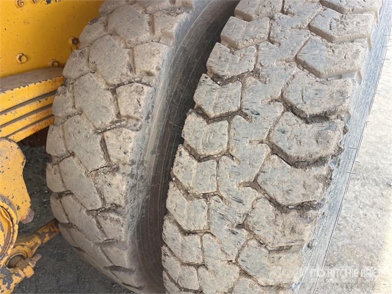 Iveco Trakker AD450 18000 L 6x6 Water Truck Поливальні машини