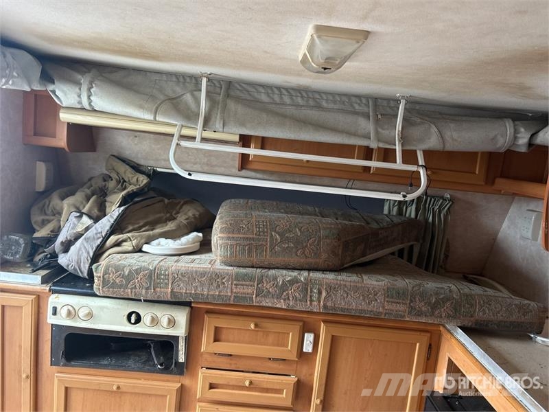 Jayco Freedom 3.7 m x 2.3 m 4 Person Pop Top Truck Mount Kitos priekabos