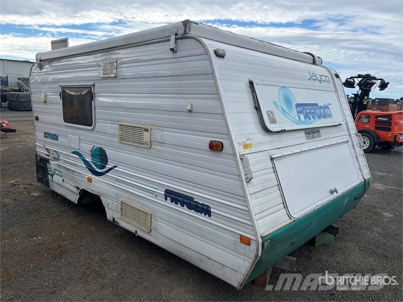 Jayco Freedom 3.7 m x 2.3 m 4 Person Pop Top Truck Mount Kitos priekabos