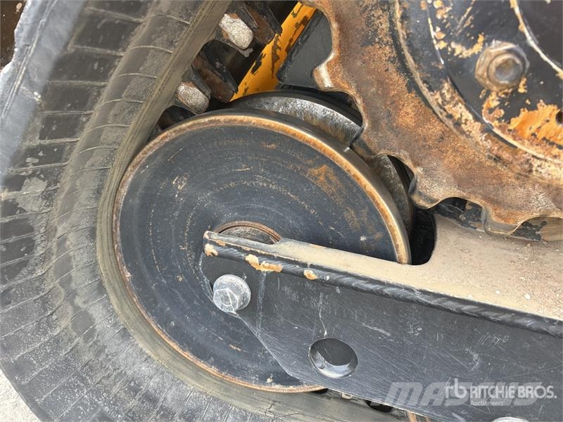 JCB 3TS-8T Two-Speed Compact Track Loader Chargeuse compacte