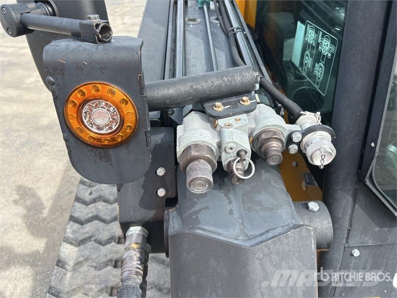 JCB 3TS-8T Two-Speed Compact Track Loader Chargeuse compacte