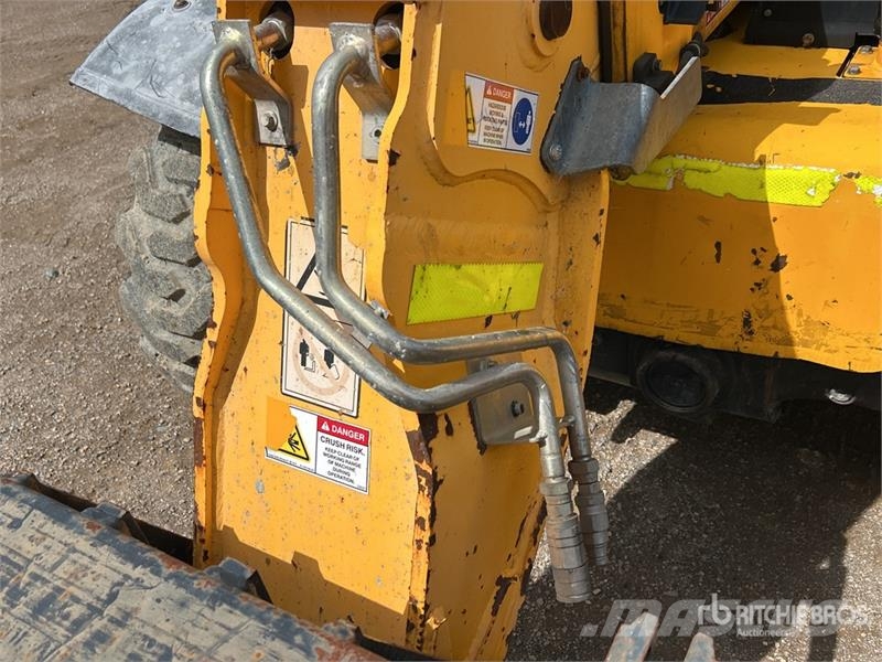 JCB 525-60 伸缩臂叉装车|叉装车