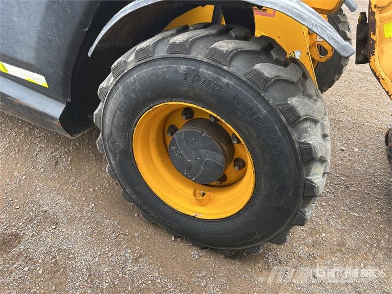 JCB 525-60 伸缩臂叉装车|叉装车