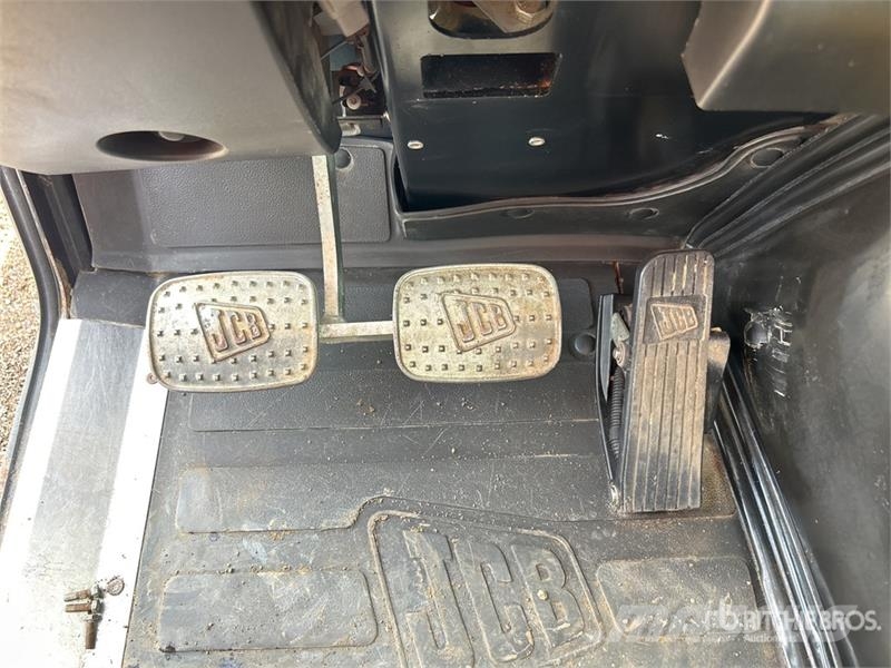 JCB 525-60 伸缩臂叉装车|叉装车