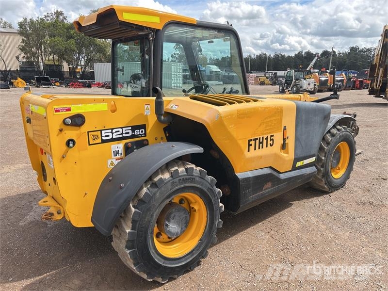 JCB 525-60 伸缩臂叉装车|叉装车