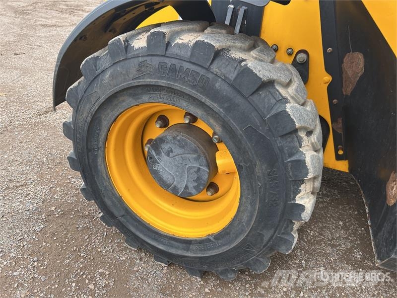 JCB 525-60 伸缩臂叉装车|叉装车