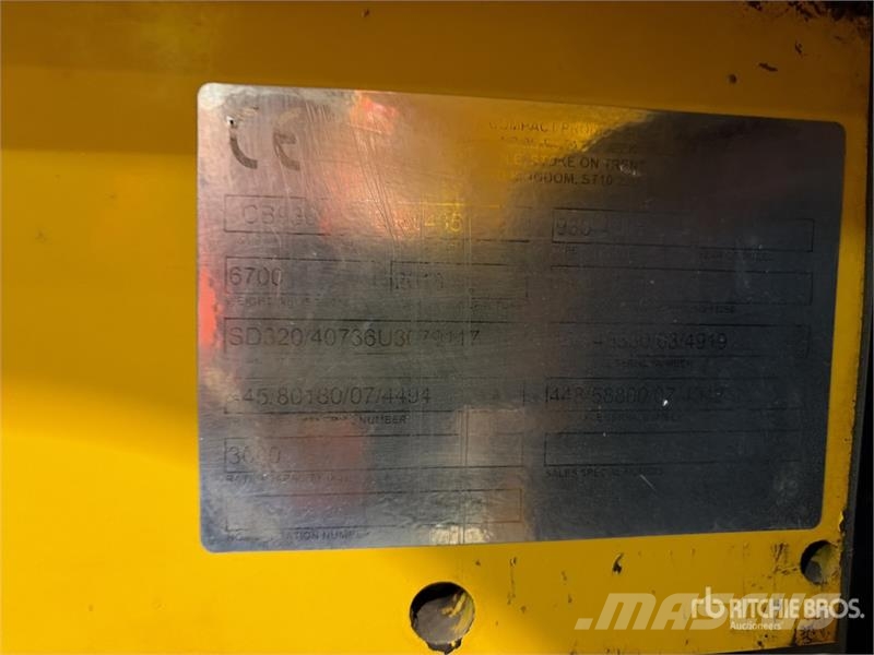 JCB 9304 4x4 Rough Terrain Forklift Maastotrukit