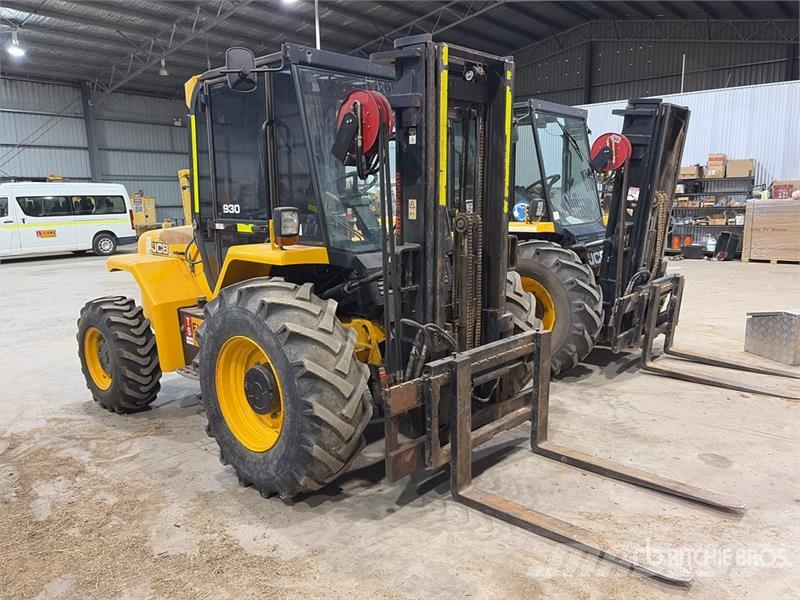 JCB 9304 4x4 Rough Terrain Forklift Maastotrukit