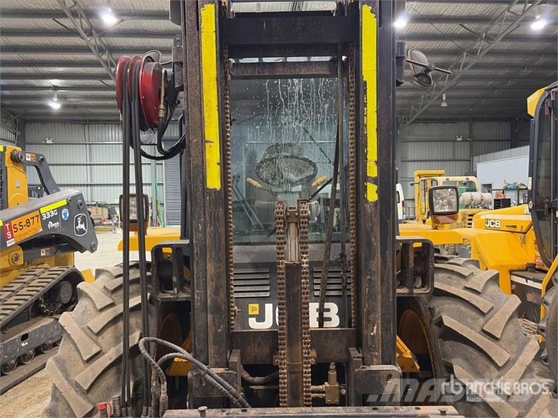 JCB 9304 4x4 Rough Terrain Forklift Maastotrukit