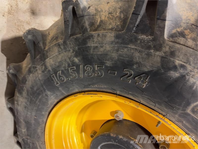 JCB 9304 4x4 Rough Terrain Forklift Maastotrukit