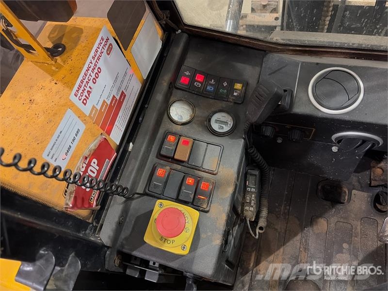 JCB 9304 4x4 Rough Terrain Forklift Maastotrukit