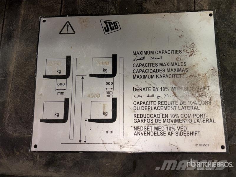 JCB 9304 4x4 Rough Terrain Forklift Maastotrukit