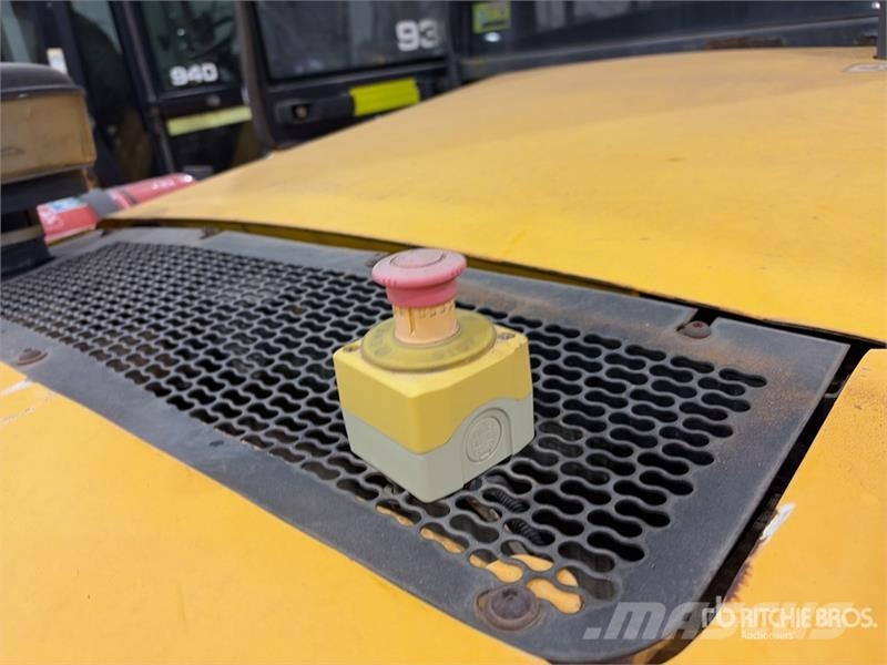 JCB 9304 4x4 Rough Terrain Forklift Maastotrukit