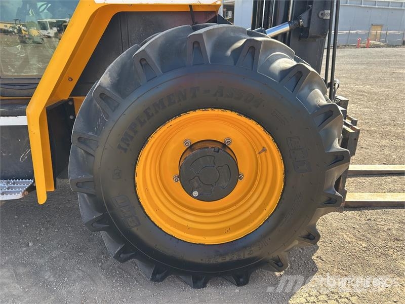 JCB 9404 4000 kg 4x4 Rough Terrain Forklift Tereptargonca