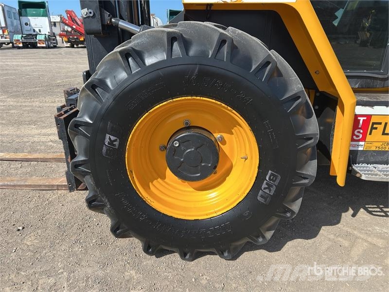 JCB 9404 4000 kg 4x4 Rough Terrain Forklift Tereptargonca