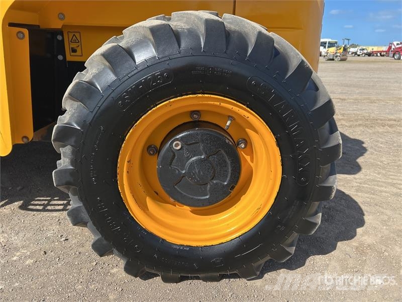 JCB 9404 4000 kg 4x4 Rough Terrain Forklift Tereptargonca