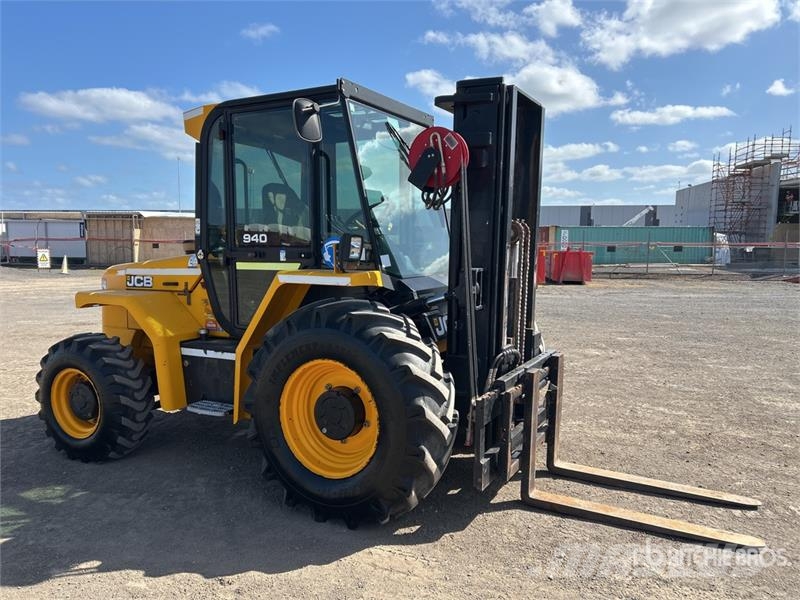 JCB 9404 4000 kg 4x4 Rough Terrain Forklift Tereptargonca