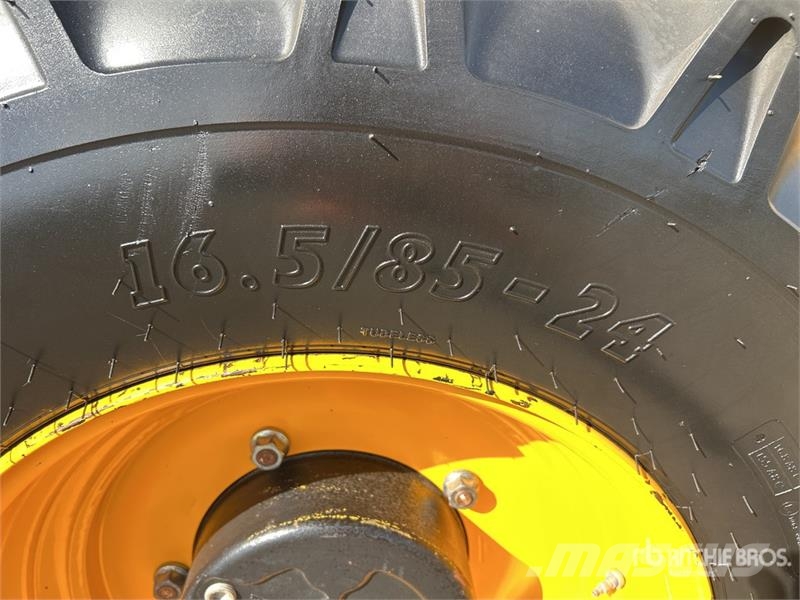 JCB 9404 4000 kg 4x4 Rough Terrain Forklift Tereptargonca