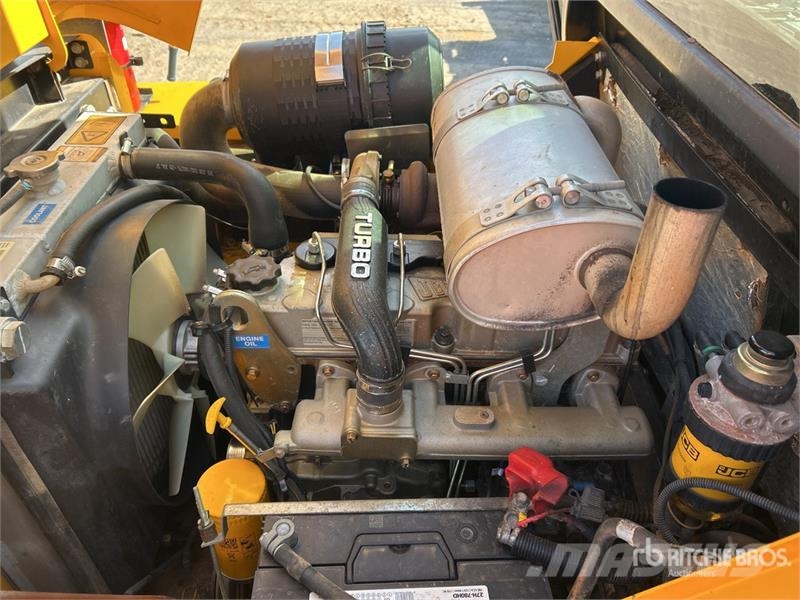 JCB 9404 4000 kg 4x4 Rough Terrain Forklift Tereptargonca