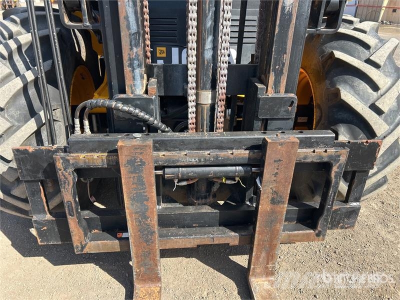 JCB 9404 4000 kg 4x4 Rough Terrain Forklift Tereptargonca