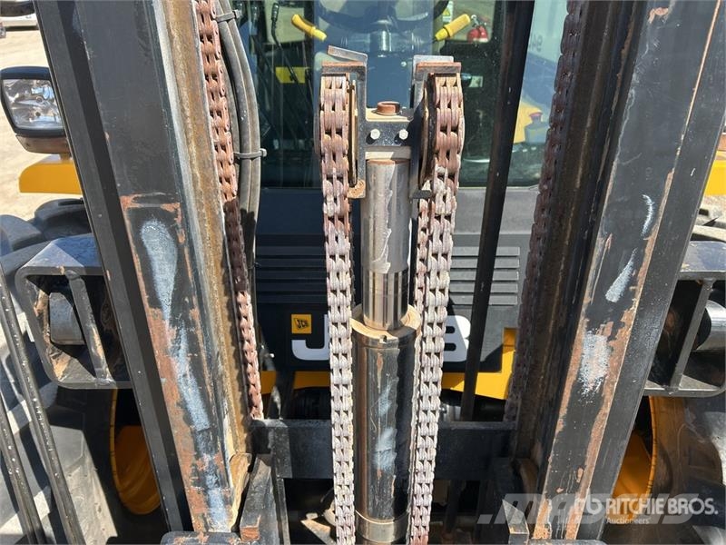JCB 9404 4000 kg 4x4 Rough Terrain Forklift Tereptargonca