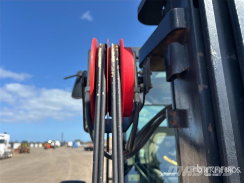 JCB 9404 4000 kg 4x4 Rough Terrain Forklift Tereptargonca