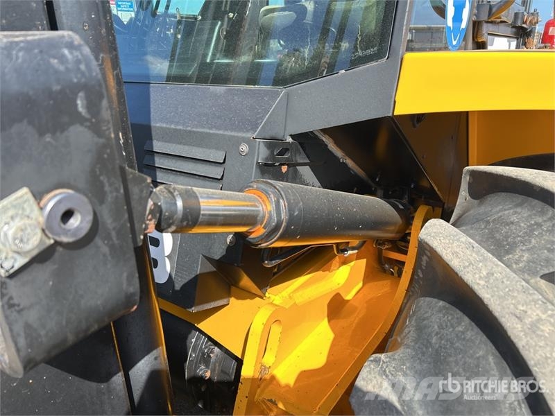 JCB 9404 4000 kg 4x4 Rough Terrain Forklift Tereptargonca