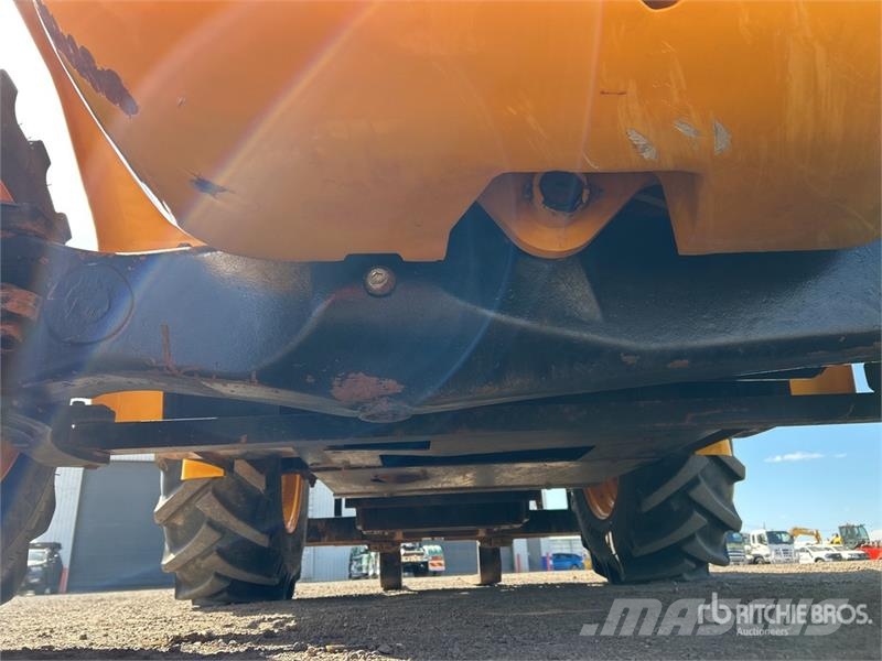 JCB 9404 4000 kg 4x4 Rough Terrain Forklift Tereptargonca