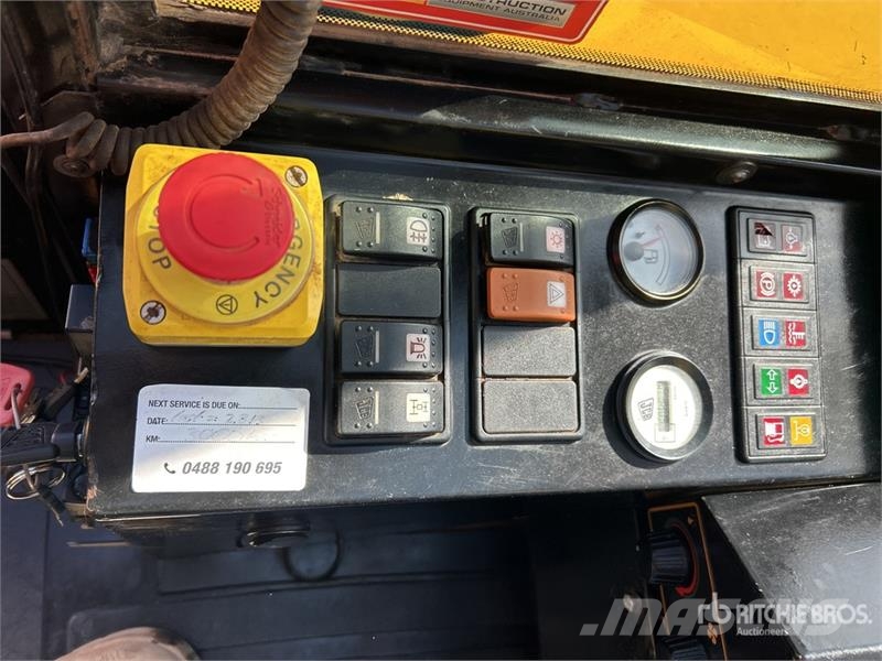 JCB 9404 4000 kg 4x4 Rough Terrain Forklift Tereptargonca
