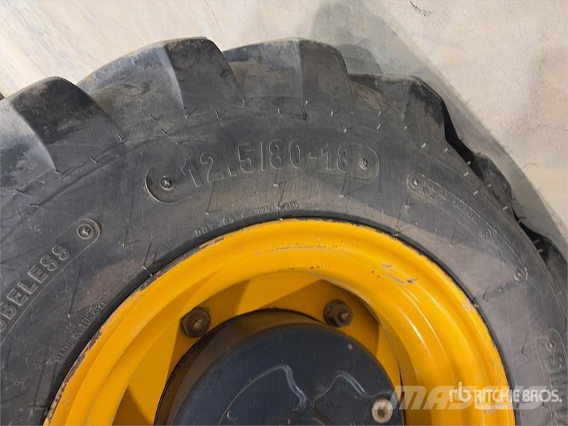JCB 9404 4x4 Rough Terrain Forklift شاحنات الطرق الوعرة