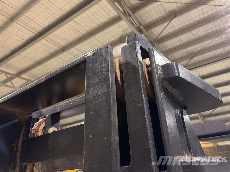 JCB 9404 4x4 Rough Terrain Forklift شاحنات الطرق الوعرة