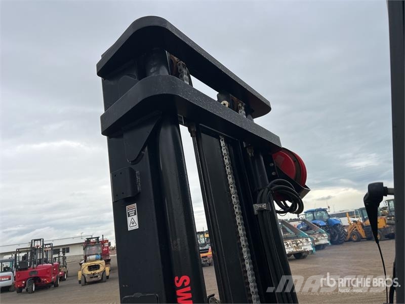JCB 945-4 4500 kg 4x4 Rough Terrain Forklift Carretillas elevadoras todo terreno