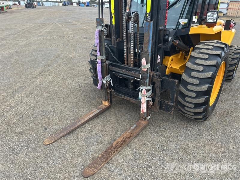 JCB 945-4 4500 kg 4x4 Rough Terrain Forklift Carretillas elevadoras todo terreno