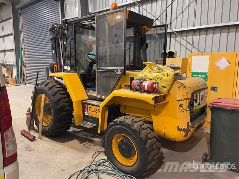 JCB 945-4 4x4 Rough Terrain Forklift شاحنات الطرق الوعرة