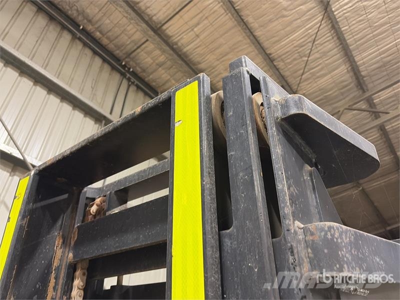 JCB 945-4 4x4 Rough Terrain Forklift شاحنات الطرق الوعرة