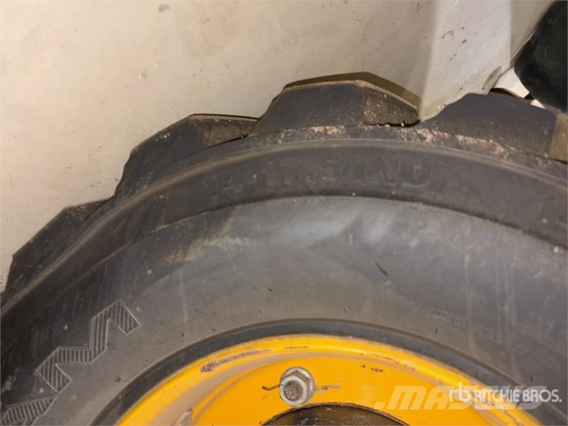 JCB 945-4 4x4 Rough Terrain Forklift شاحنات الطرق الوعرة