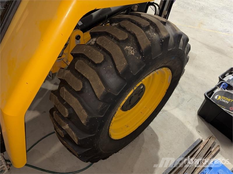 JCB 945-4 4x4 Rough Terrain Forklift شاحنات الطرق الوعرة
