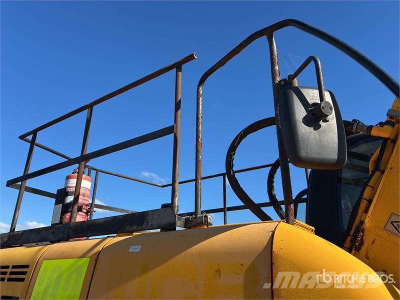 JCB JS220 LC Tracked Excavator Lánctalpas kotrók