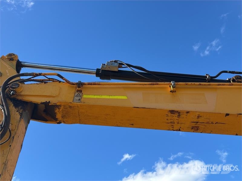 JCB JS220 LC Tracked Excavator Lánctalpas kotrók